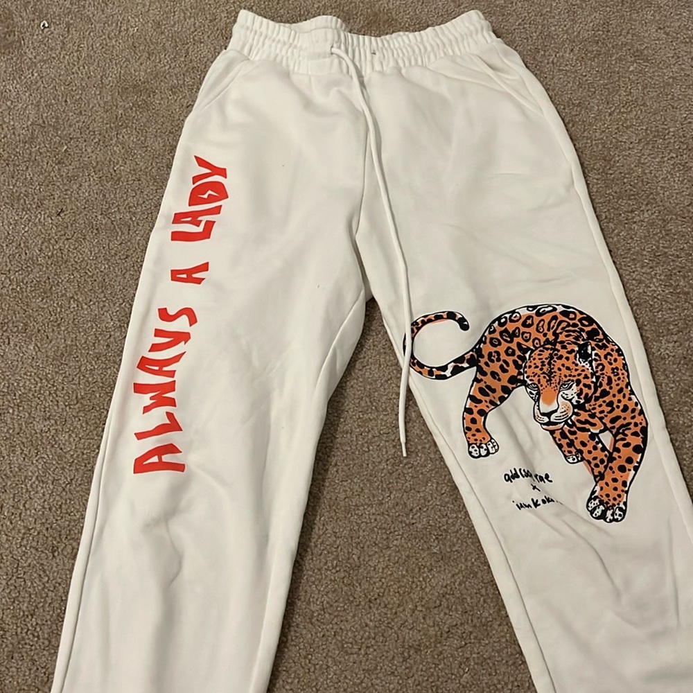 Addison Rae x I am koko sweatpants